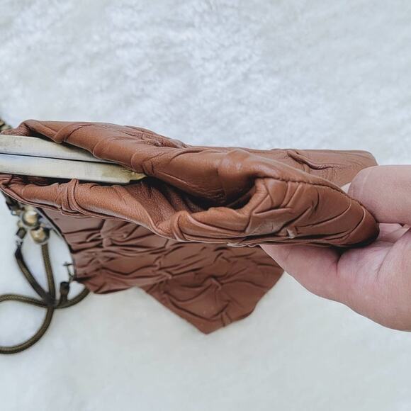 African Vintage Face Crinkled Purse - Picture 6 of 12